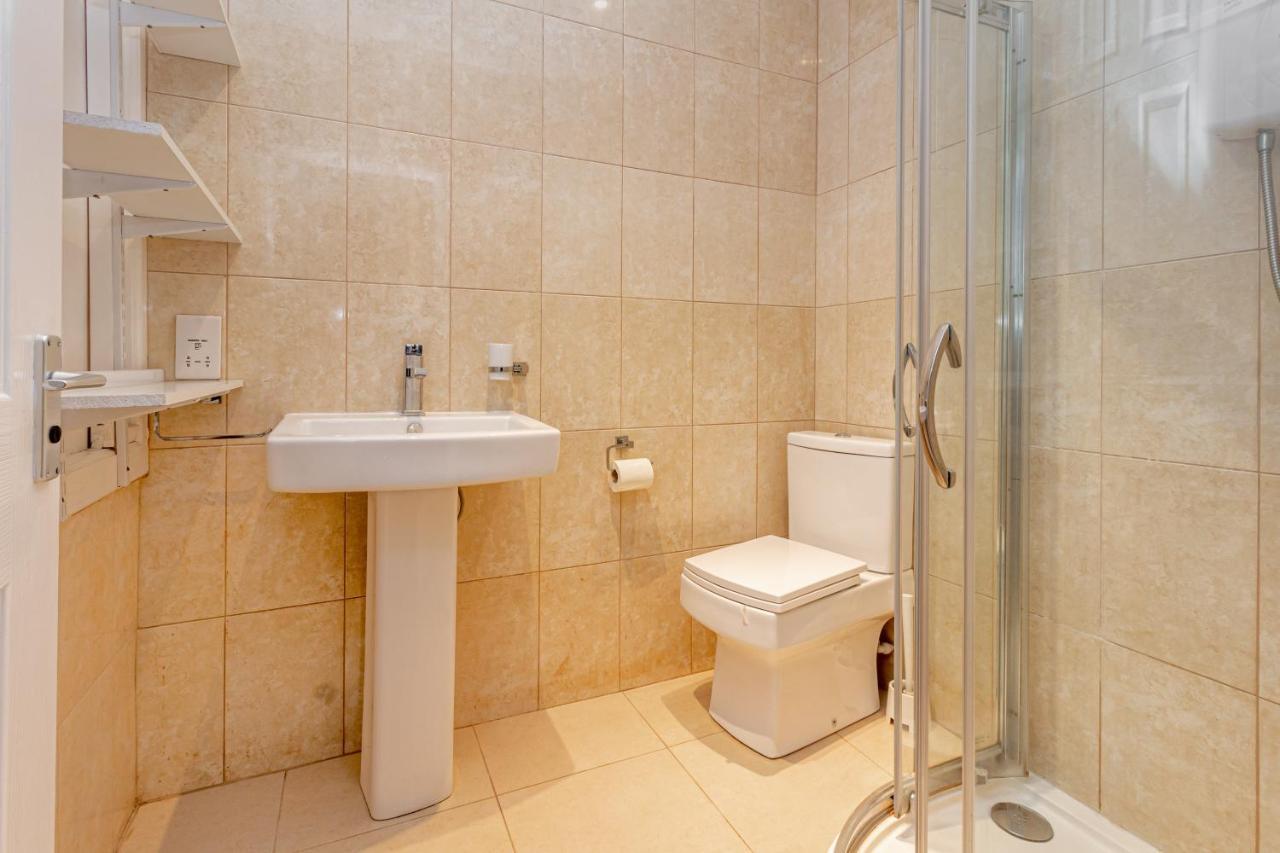 Guest Homes - Trinity Flat Вустер Екстер'єр фото
